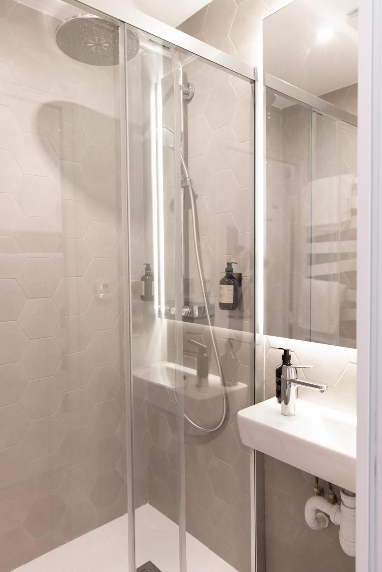 Hotel Leev Victoire & Spa Paris Exteriör bild